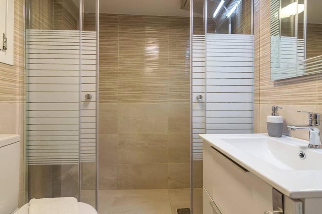 Brand New Decorated Flat For 4 Ppl In Pagrati Apartamento Atenas Exterior foto